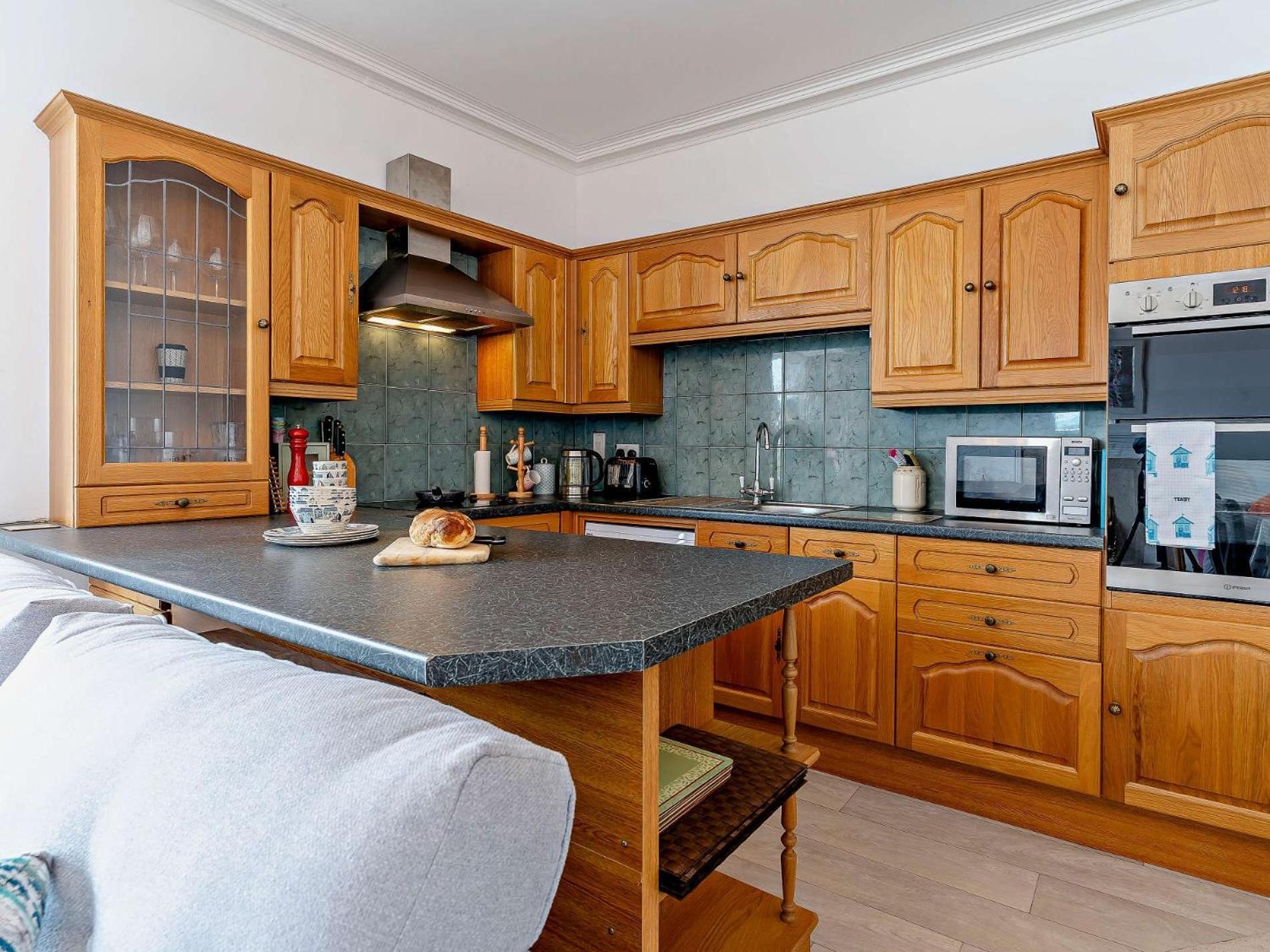 2 Bed In Tenby 82979 Buitenkant foto