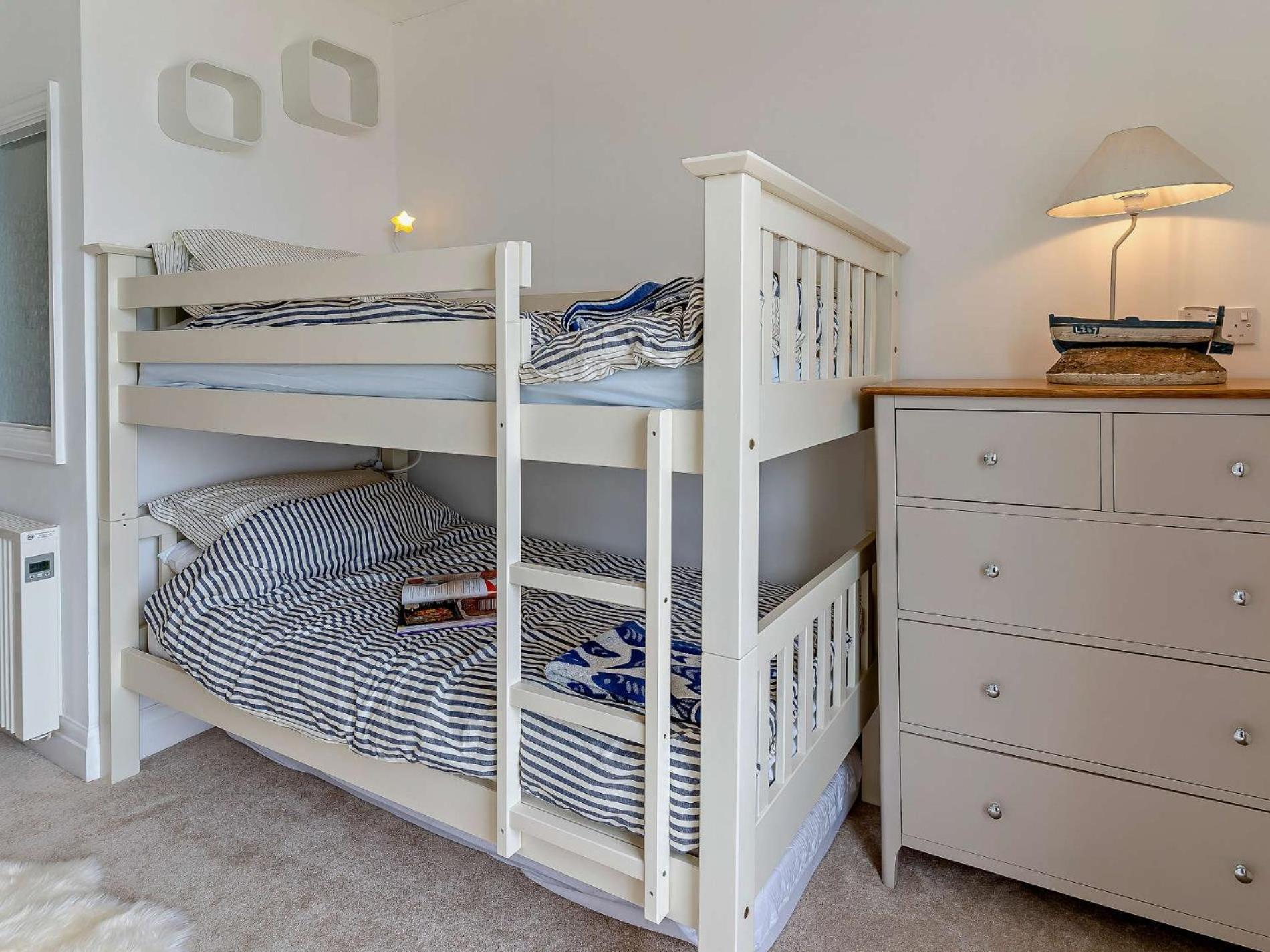 2 Bed In Tenby 82979 Buitenkant foto